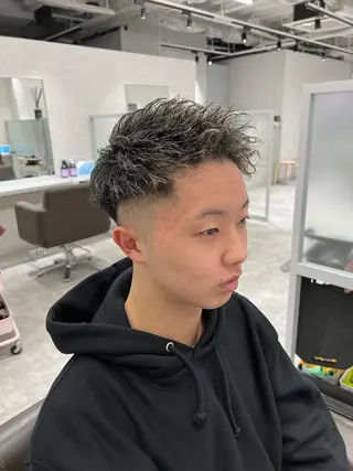 ショート カラー パーマ メンズ 関西センターパート メンズモデル募集のヘアスタイル