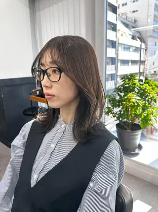 ミディアム カラー パーマ ヘアアレンジ メンズ キッズ レイヤーカット／顔周 りカット/縮毛矯正のヘアスタイル