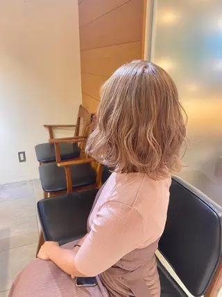 ミディアム カラー コマツリサ ROCCO eastのヘアスタイル