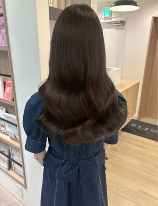 セミロング モテ髪🫧赤み消し カラー表参道きょうこのヘアスタイル