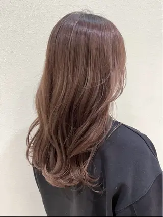 ロング カラー 足立 小百合のヘアスタイル