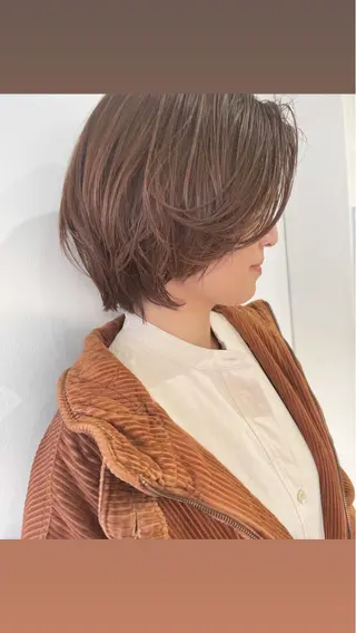ショート カラー 💓パーマ，💗 レイヤーカットのヘアスタイル