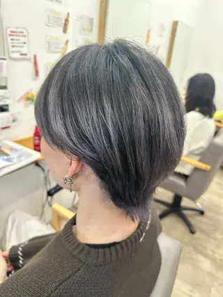 ショート カラー メンズ 都築 優菜のヘアスタイル