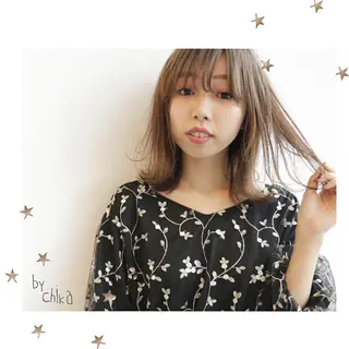 ミディアム 市川 千夏のヘアスタイル