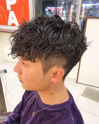 ショート カラー パーマ メンズ 🟦メンズパーマ🟦 横浜駅｜小上馬淳司のヘアスタイル