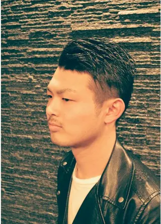 ショート ミディアム メンズ 岩間 佳祐のヘアスタイル