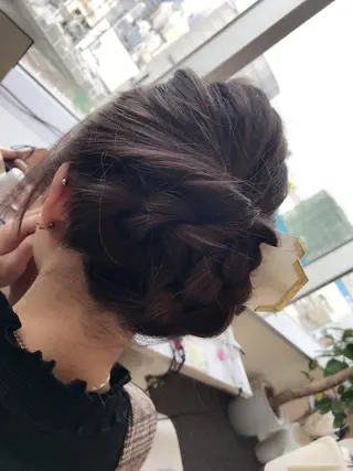 セミロング ヘアアレンジ 予約 停止のヘアスタイル