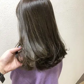 セミロング カラー 中司 莉菜のヘアスタイル