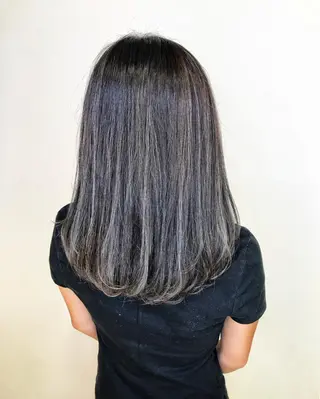 セミロング カラー Miru by INCE HAIRのヘアスタイル