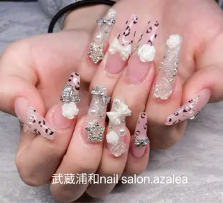 ネイル R inのネイルデザイン