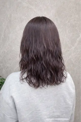 セミロング カラー パーマ 垢抜け透明感カラー 🌻篠崎梓🌻のヘアスタイル