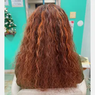 ロング カラー 三原 友美のヘアスタイル