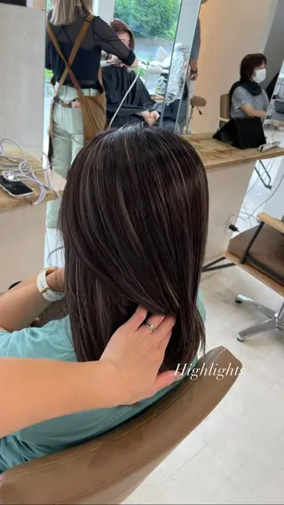 セミロング 鈴木 妃帆未のヘアスタイル