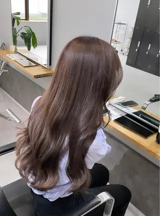 ロング カラー ミルクティーベージュ ❤︎レイヤー　MIAのヘアスタイル