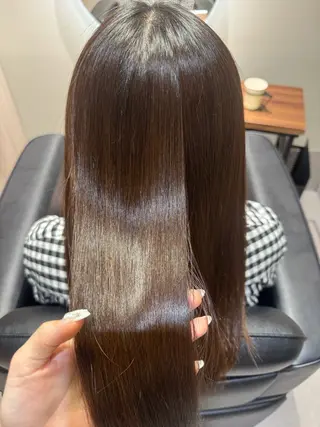 ロング NAVY 橋本心 縮毛矯正のヘアスタイル