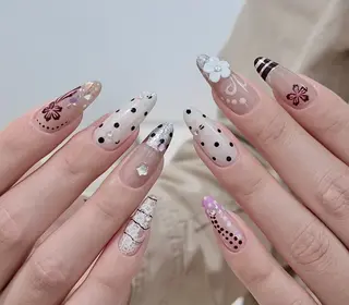 ネイル Pure&Rich Nailのネイルデザイン