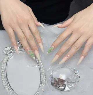 ネイル HIN NAILのネイルデザイン