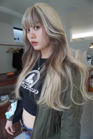 セミロング カラー 小林 美咲のヘアスタイル