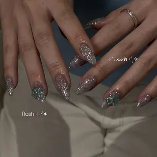 ネイル mikoto 🎀 艶々美フォルムのネイルデザイン