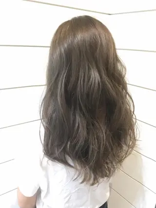 ロング カラー 鍵山 千秋のヘアスタイル