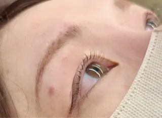 マツエク・マツパ 前田亜莉沙　透明感 カラー／メンズカットのヘアスタイル