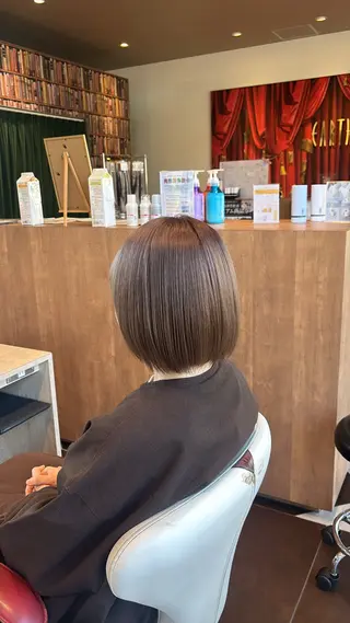 ショート カラー 渡部 優衣のヘアスタイル