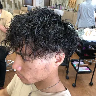 ショート パーマ メンズ 平賀 誠也のヘアスタイル