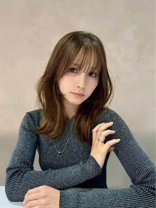 セミロング 艶髪、美髪 カラー🕊️SOMAのヘアスタイル