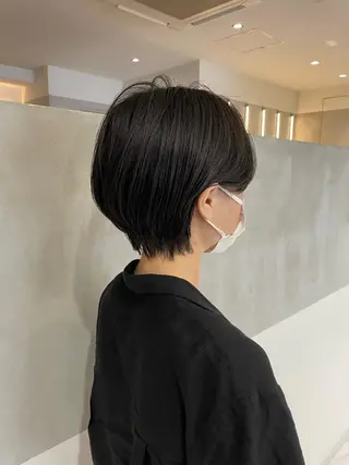 ショート オリーブ カラー✨有坂映哉のヘアスタイル