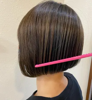 ショート カラー 中川 茜里のヘアスタイル