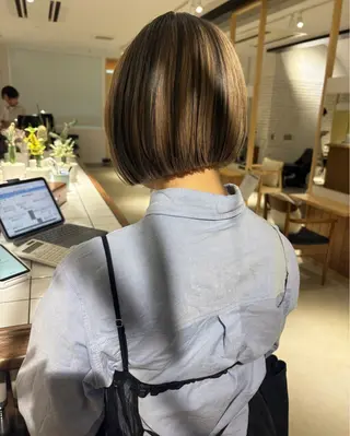 ショート カラー Yui⭐️ 透け感カラーのヘアスタイル