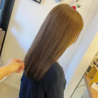 セミロング 髪質改善特化 安東駿介のヘアスタイル