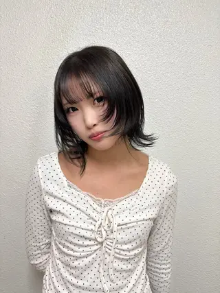 ミディアム カラー 韓国レイヤー⋆౨ৎﾟ 透カラー🩶／ユウキのヘアスタイル
