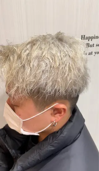 カラー メンズ Merlyosaka 早川未来のヘアスタイル