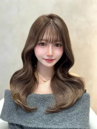 セミロング 𝑴𝑰𝒀𝑼🩰 /透明感カラー/青山のヘアスタイル