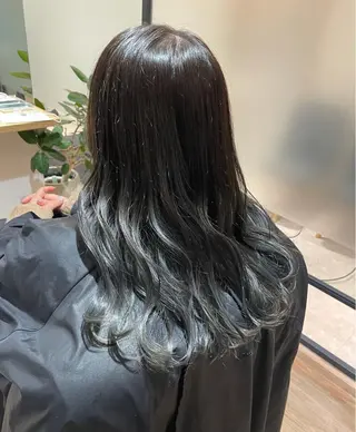 ロング 関 桃子のヘアスタイル