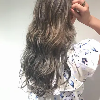 ロング カラー ヘアアレンジ Zina渋谷エリア マネージャShionのヘアスタイル