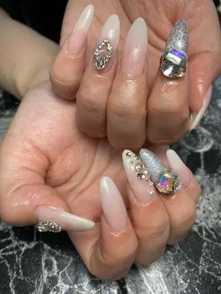 ロング ネイル ✴︎ Delightのネイルデザイン