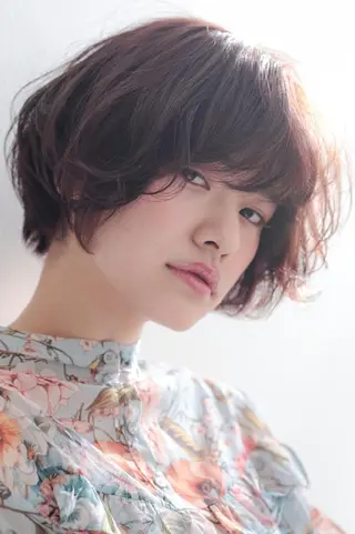 ショート カラー ホリウチ ユキエのヘアスタイル