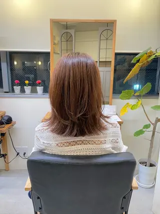 ミディアム 坂田 汐里のヘアスタイル