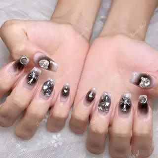 ネイル Queening 🦋のネイルデザイン