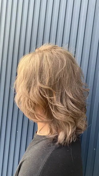 ミディアム カラー 浅野  勇貴のヘアスタイル