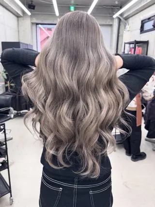 カラー Asami／名古屋／ ハイトーン／デザインのヘアスタイル