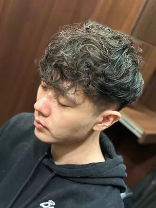 ミディアム ヒロ銀座上野店 柴田佳祐のヘアスタイル