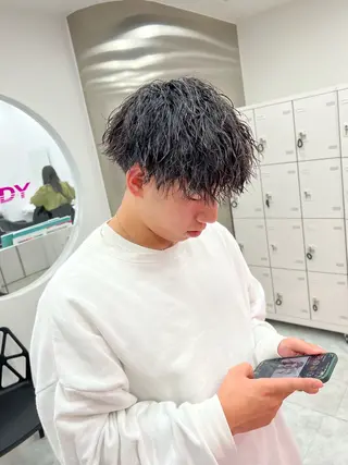 ミディアム パーマ メンズ メンズパーマ特化 TAIGAのヘアスタイル