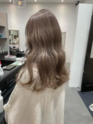 ロング カラー ヘアアレンジ 小倉 愛里のヘアスタイル