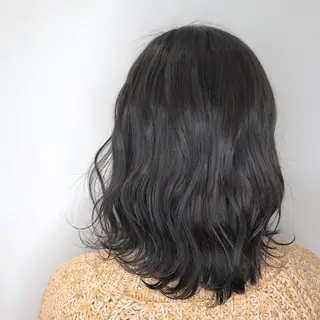 ミディアム 渡邊 唯のヘアスタイル