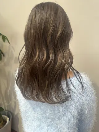 セミロング momo 札幌美容師のヘアスタイル