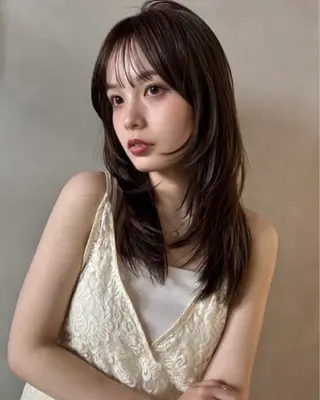 ミディアム 表参道ミディアム レイヤー山岸季生のヘアスタイル