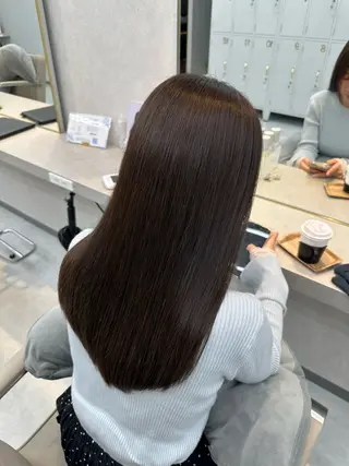 カラー 佐々木 玲のヘアスタイル